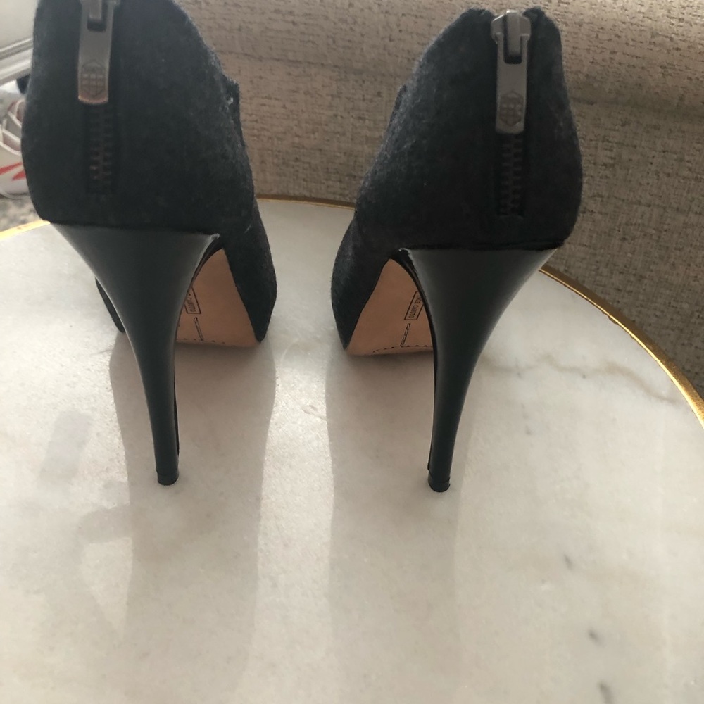 - Vince Camuto Heels HOST PICK 7-11-21 HP 2X - Picture 3 of 15